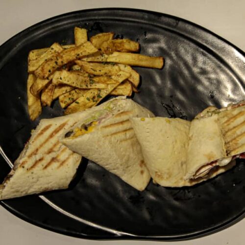 تاپینو هات داگ و گودا